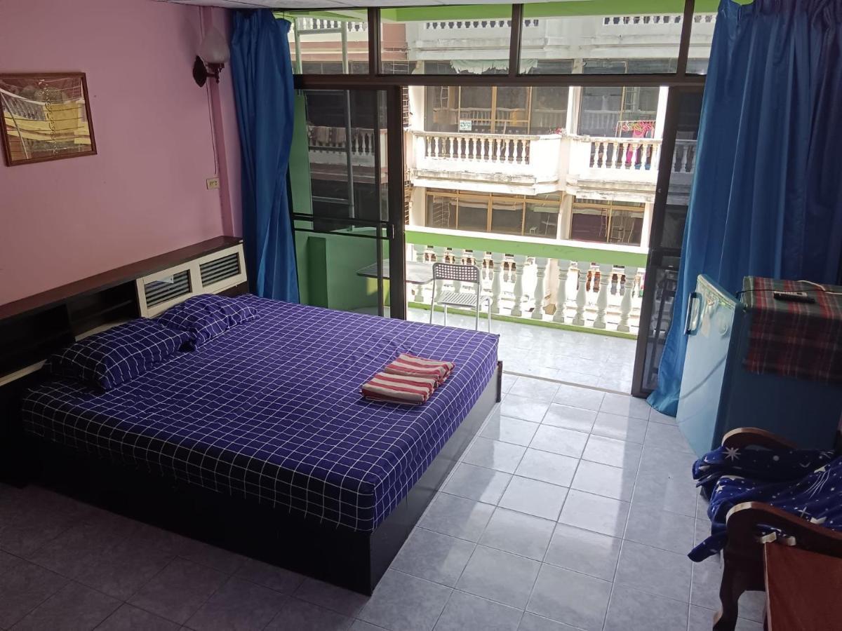Yuri Guesthouse Джомтьен Экстерьер фото