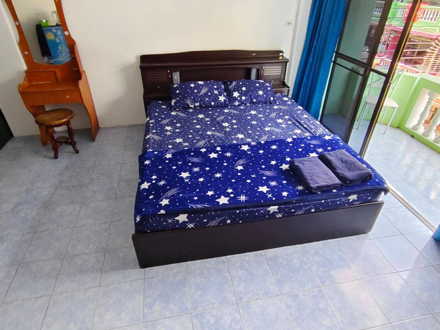 Yuri Guesthouse Джомтьен Экстерьер фото
